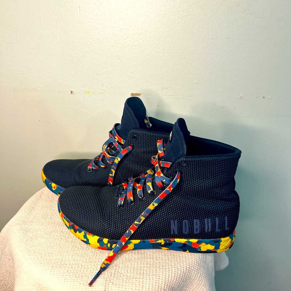 Like new no bull trainers